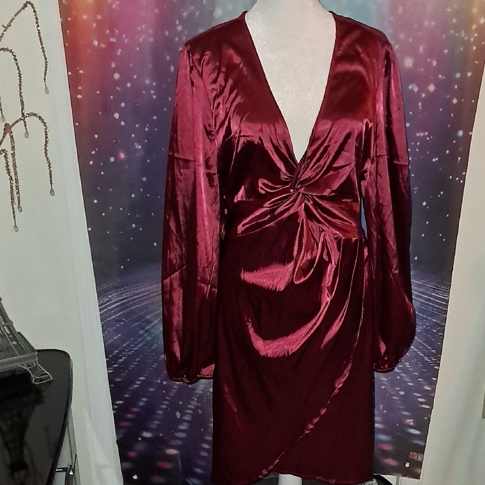 SHEIN Asymmetrical Twist Front Satin Burgundy Dress